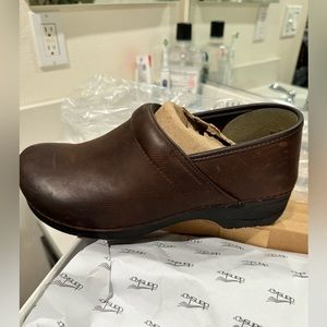 Men’s Dansko 2.0 size 42 brown color